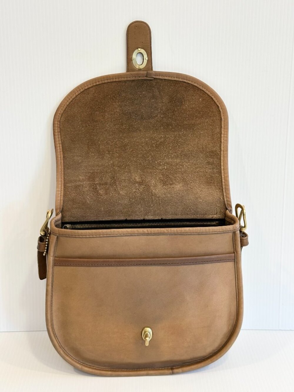 COACH Saddlery Bag (style #9535) – Putty - New York - Vintage late 80s - Picture 16 of 16